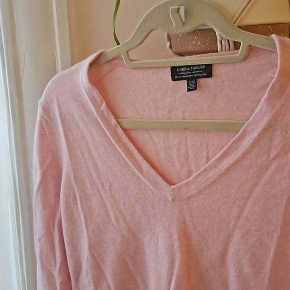 Lord & Taylor 100% merino wool v neck pullover sweater - Picture 2 of 7